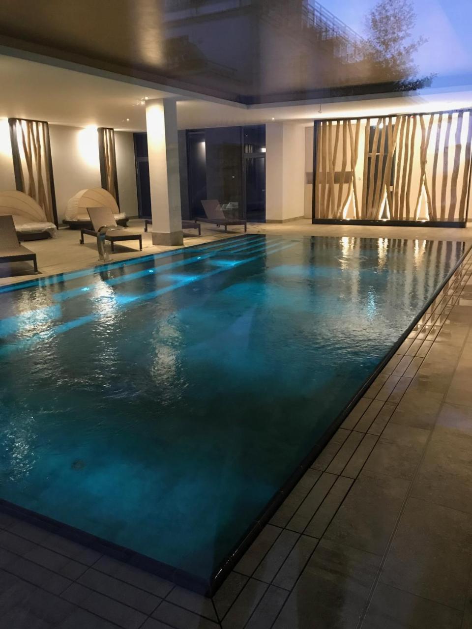 Aparthotel Waterkant Suites Бёргеренде-Ретвиш Экстерьер фото