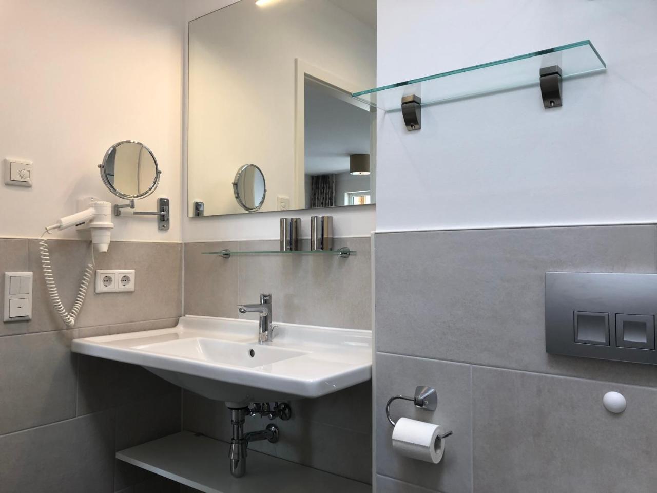 Aparthotel Waterkant Suites Бёргеренде-Ретвиш Экстерьер фото