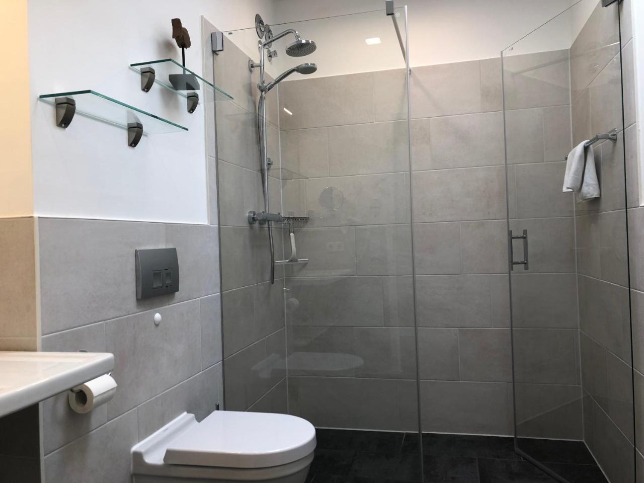 Aparthotel Waterkant Suites Бёргеренде-Ретвиш Экстерьер фото