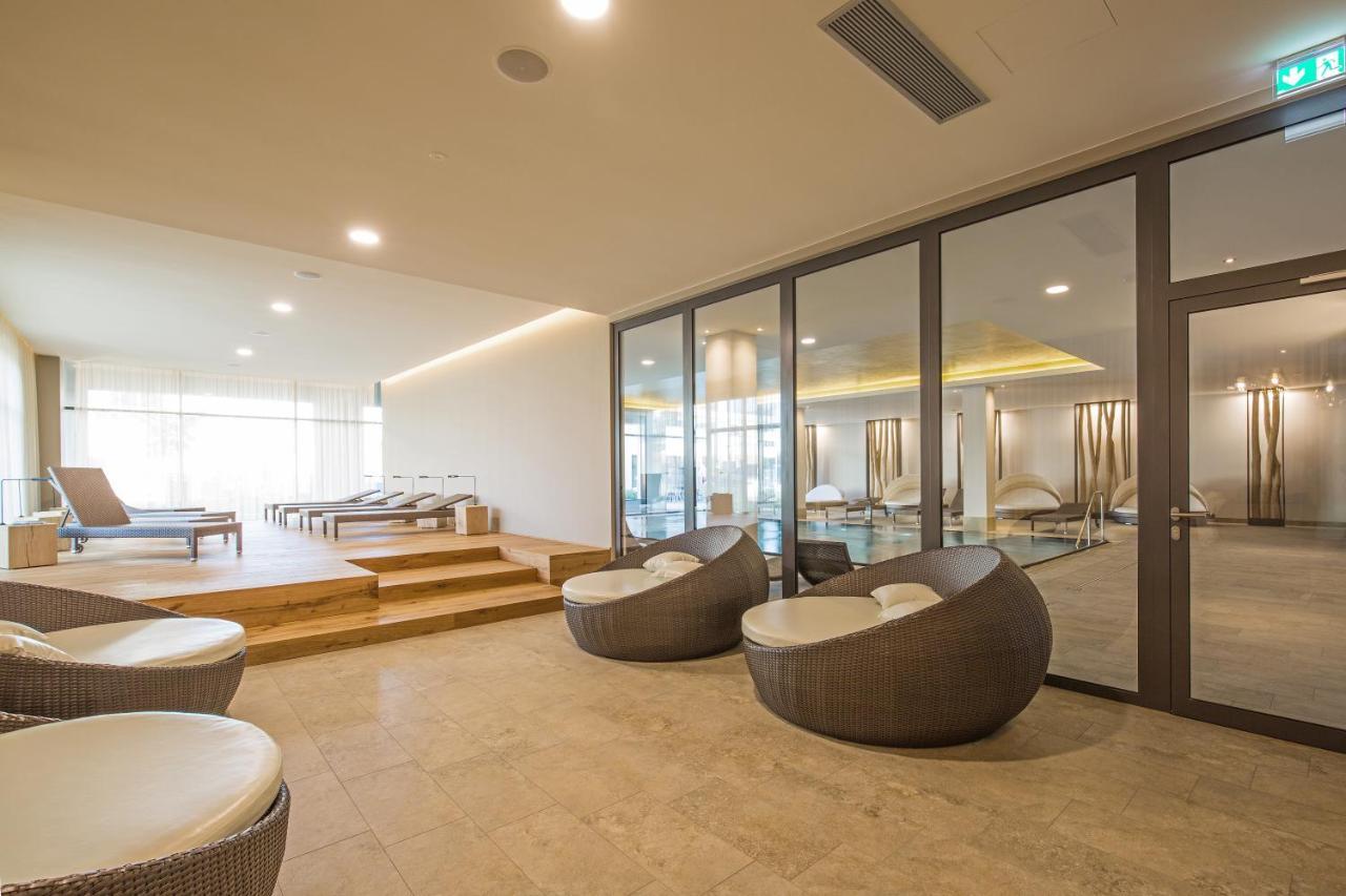 Aparthotel Waterkant Suites Бёргеренде-Ретвиш Экстерьер фото
