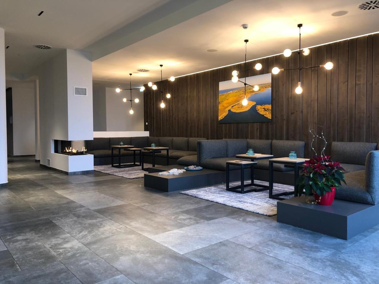 Aparthotel Waterkant Suites Бёргеренде-Ретвиш Экстерьер фото